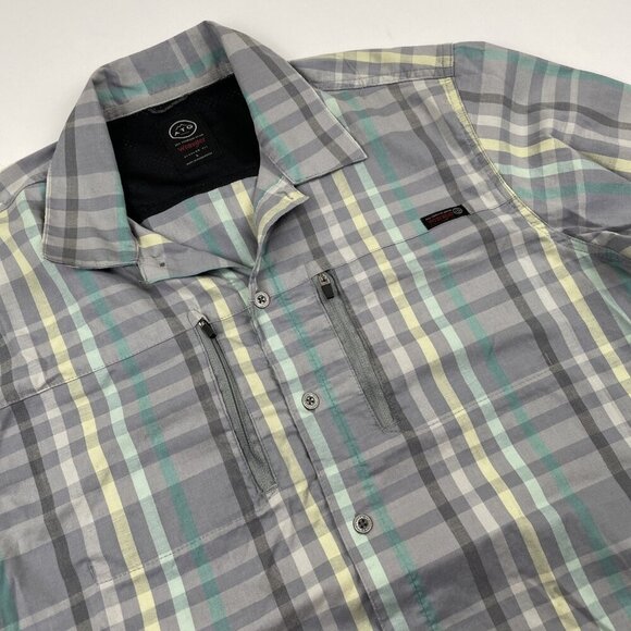 Wrangler ATG Shirt Men’s L  Short Sleeve Button Up Outdoor Hiking  Pockets Vent - Picture 1 of 11